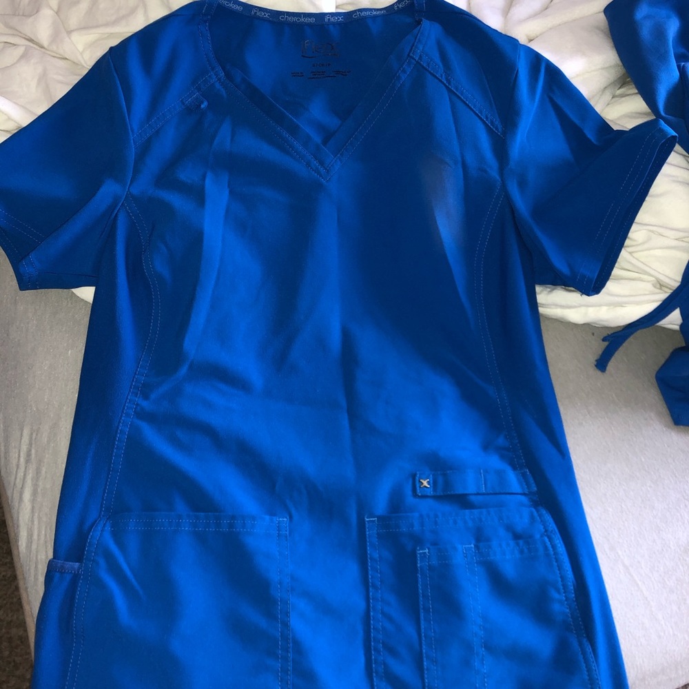 Cherokee iflex scrub set